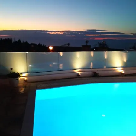 Goudis Цукаладес